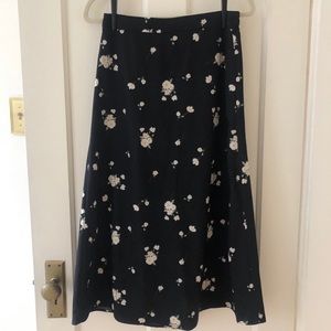 ❤️… Elodie Black Floral Skirt